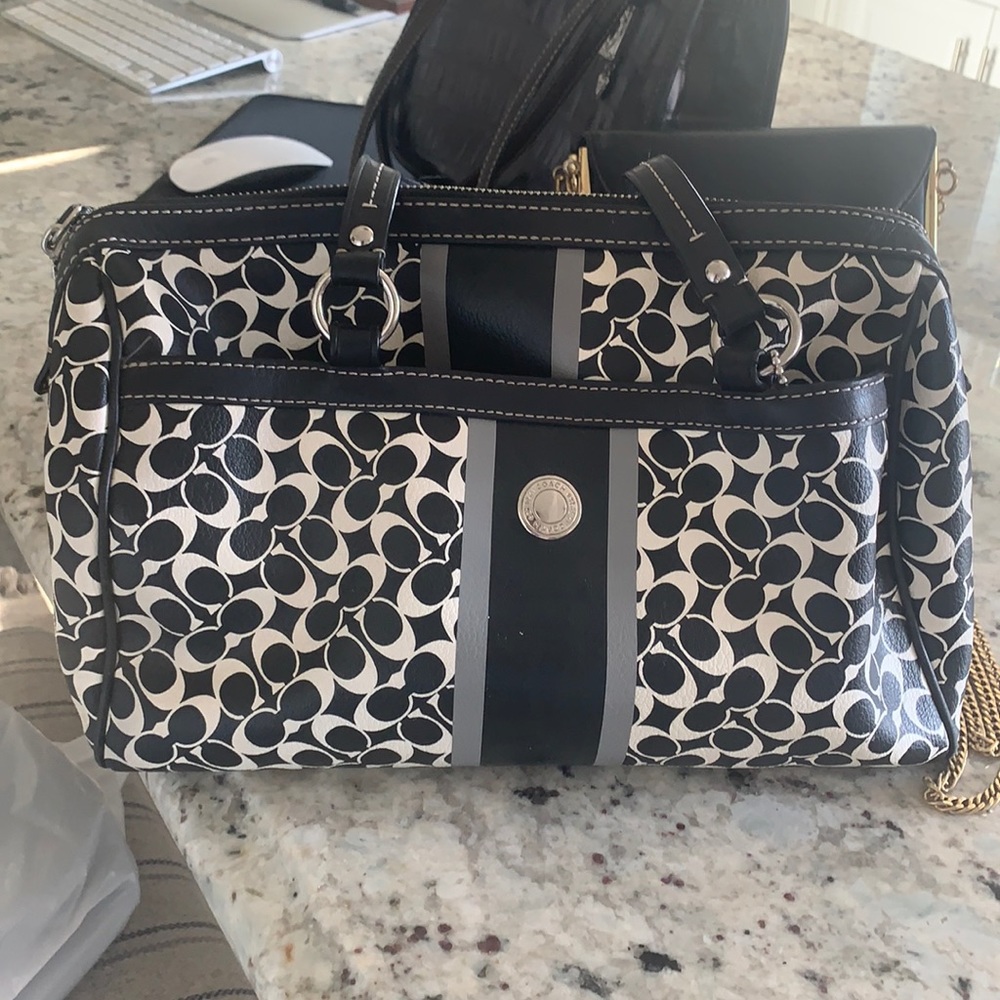 Adorable authentic coach bag!